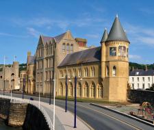 Prifysgol Aberystwyth (AU) Прифизгол Аберистуит (AU)
